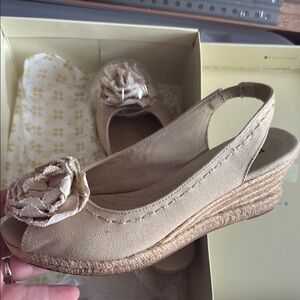 Naturalizer Tan Wedge Sandals Espadrilles 8.5